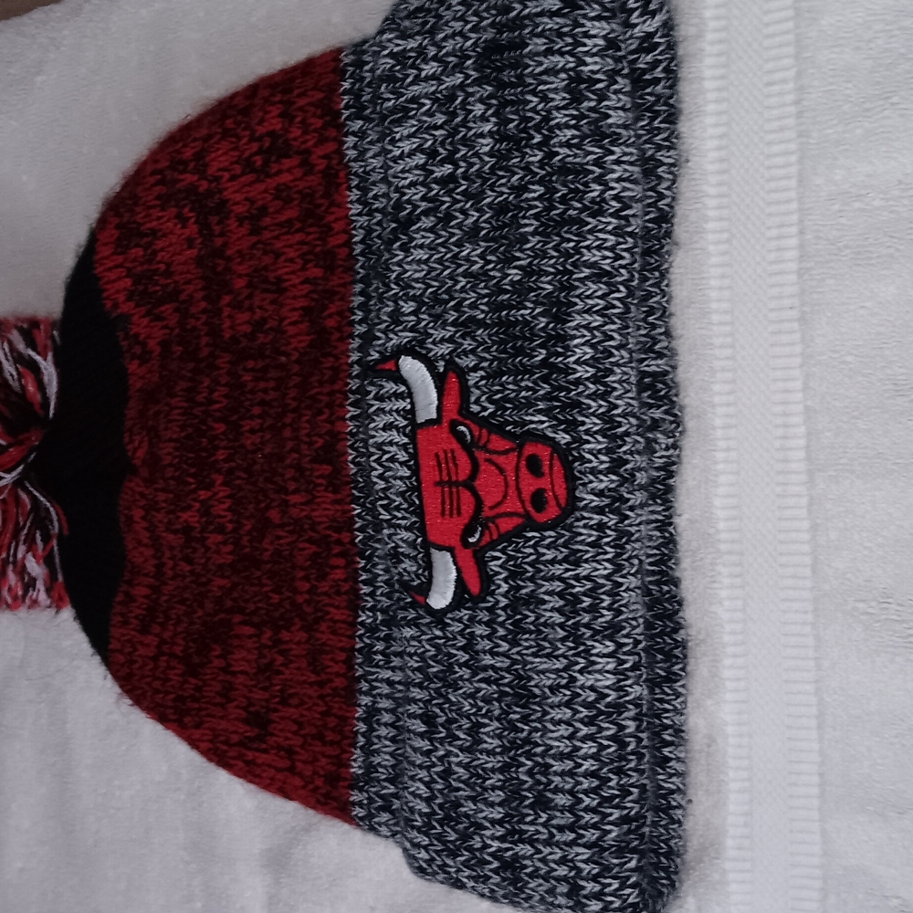 Chicago Bulls Red and Black Knit Beanie